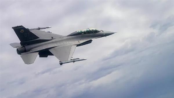 وسائل إعلام تكشف وجود طيار يوناني في أوكرانيا لتدريب قوات كييف على طائرات "F-16"