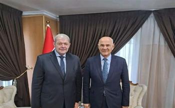  وزير الموارد المائية العراقي يستقبل السفير المصري في بغداد