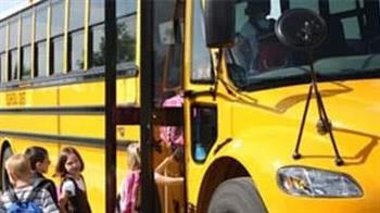   النيابة العامة: مراقبة التزام سائقي الحافلات المدرسية والنقل بالسرعة المقررة 