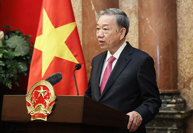 الرئيس الفيتنامي: سنعمل على تعزيز التعاون مع روسيا بمجال الدفاع والأمن