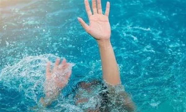 مصرع شاب غرقًا أثناء السباحة فى أحد شواطئ مطروح