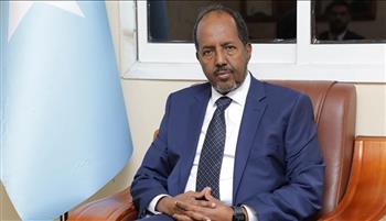   الرئيس الصومالي يشيد بدور نظيره الجيبوتي