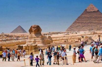 رئيس هيئة تنشيط السياحية يبحث مع ممثلي الشركات الروسية زيادة أعداد السائحين