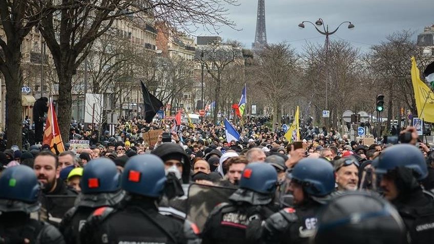 استمرار المظاهرات في باريس ضد اليمين المتطرف