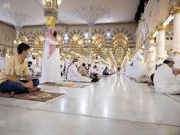 ما حكم تقديم زيارة النبي على الإحرام والقيام بالمناسك؟