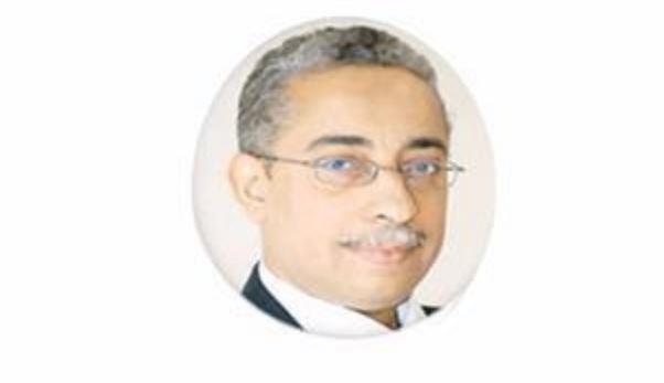 عالم صعيدى مسجل على سطح القمر