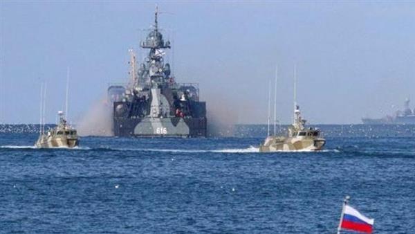 أوكرانيا: روسيا تحتفظ بثلاث حاملات صواريخ في البحر الأسود وبحر آزوف