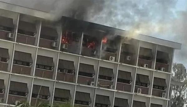 اندلاع حريق في مبنى كلية الطب بجامعة أسيوط