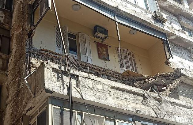إصابة سيدة وتهشم سيارة فى انهيار أجزاء من شرفة عقار بمحرم بك بالإسكندرية