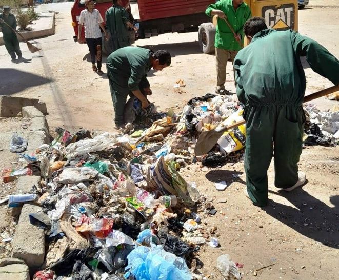 سوهاج .. حملات مكبرة للنظافة ورفع القمامة والمخلفات بـ حي الكوثر