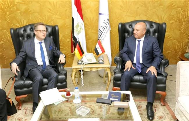 وزير النقل يستقبل السفير الألماني بالقاهرة لبحث تعزيز التعاون المشترك
