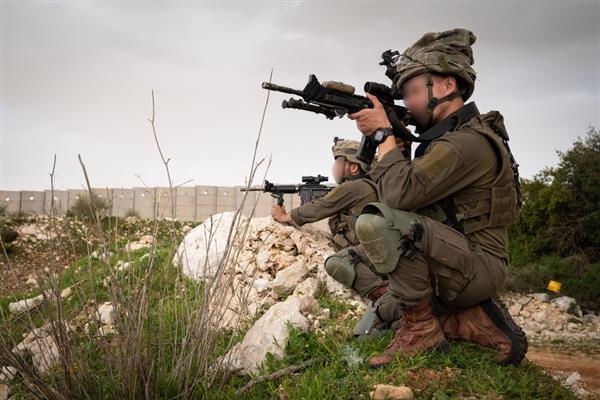 احتشاد قوات إسرائيلية قرب الحدود اللبنانية