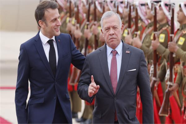 العاهل الأردني والرئيس الفرنسي يؤكدان ضرورة الوقف الفوري لإطلاق النار في غزة  