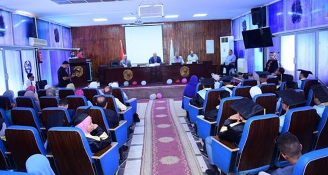 ئيس جامعة سوهاج يكرم خريجي الدفعة 19 من الطلاب القادرون بإختلاف  