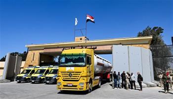مراسل القاهرة الإخبارية بمعبر رفح:  2272 شاحنة مساعدات دخلت إلى غزة خلال 3 أسابيع