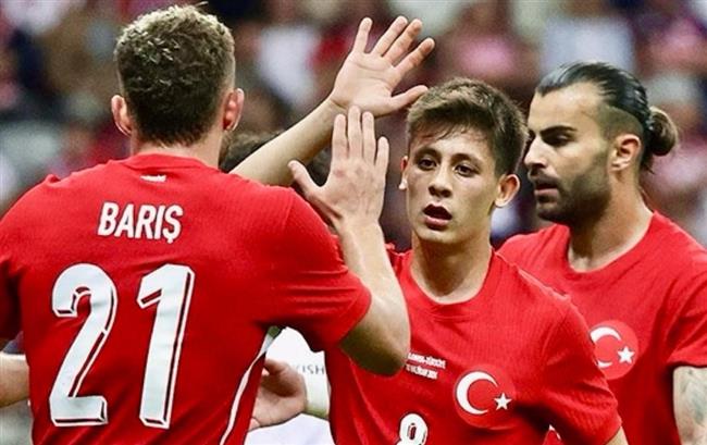 يورو 2024 .. التشكيل الرسمي لمباراة تركيا والتشيك