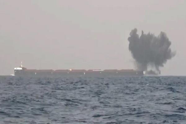 الحوثيون يعلنون استهداف «سفينة إسرائيلية» في بحر العرب