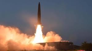 إطلاق كوريا الشمالية صاروخا باليستيا تجاه البحر