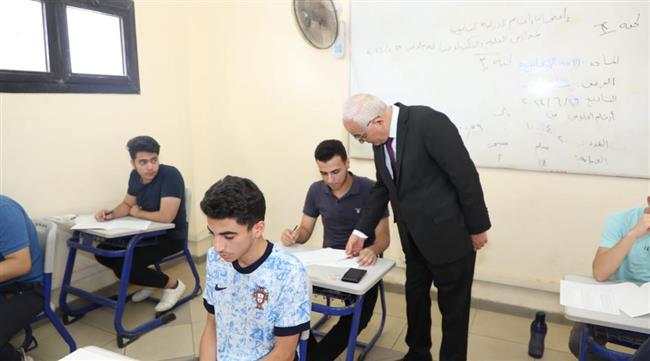 وزير التعليم يتفقد امتحانات الثانوية العامة 