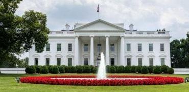 البيت الأبيض: الولايات المتحدة تتابع عن كثب الوضع في بوليفيا وتدعو للهدوء