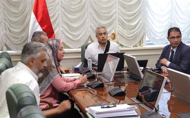 وزير العمل يُطلق البث التجريبي للمنصة الإلكترونية للعمالة غير المنتظمة بمحافظتي أسيوط و المنيا