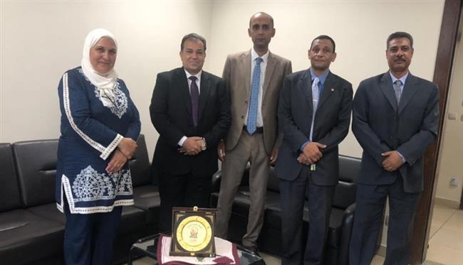 "أمل شعبان" تستقبل رئيس جامعة جنوب الوادي      