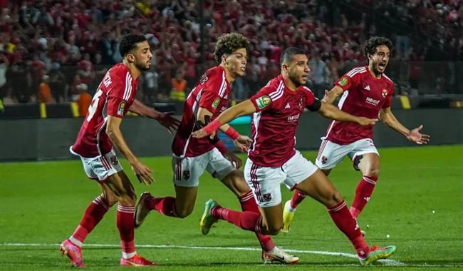 الدوري المصري .. وسام أبو علي يقود هجوم الأهلي أمام فاركو