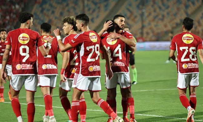 الدوري المصري .. الأهلي يواصل الزحف نحو المقدمة ويفوز 2-1 على فاركو
