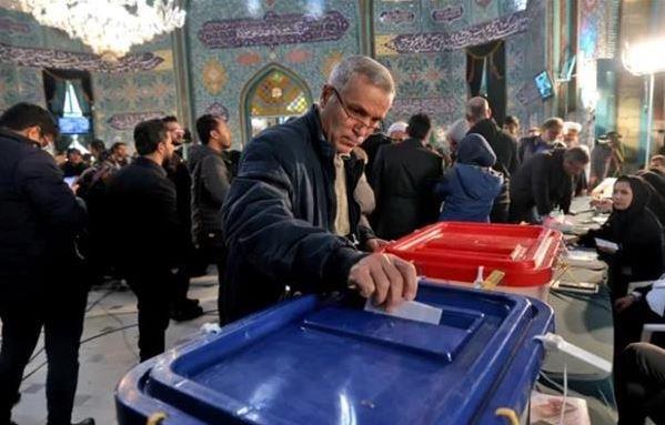 لجنة الانتخابات الرئاسية الإيرانية : التصويت مستمر في مراكز الاقتراع بالخارج