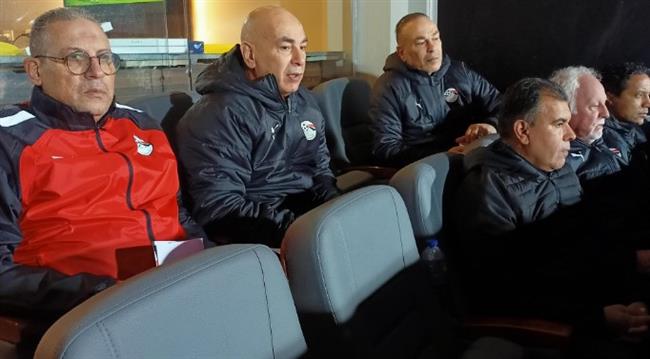 الدوري المصري .. التوأم يتابع مباراة الأهلي وفاركو من استاد القاهرة
