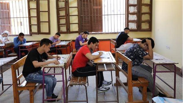 دون شكاوى .. انتظام لجان امتحانات الفيزياء والتاريخ للثانوية العامة بالقليوبية