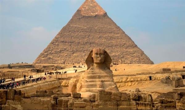 "السياحة" تنفي وجود أي تغيير في نصائح سفر بريطانيا أو أمريكا إلى مصر