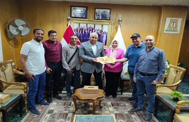 محافظ الوادي الجديد يبحث التوسع في زراعة وتوفير شتلات "الكاسافا"