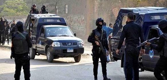 حملات أمنية لضبط تجار المخدرات والأسلحة النارية في أسوان ودمياط والإسكندرية