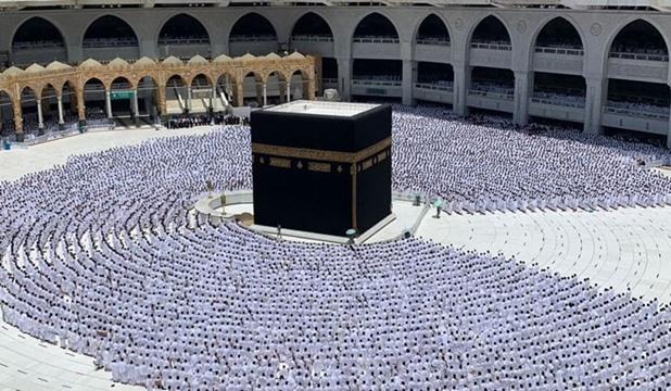 السعودية تعلن تخصيص صحن المطاف والدور الأرضي للمعتمرين فقط