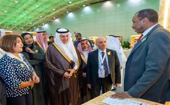 وزير البيئة السعودي يزور جناح المنظمة العربية للتنمية الزراعية لتعزيز التعاون المشترك