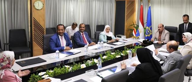محافظ أسوان يترأس إجتماع لجنة إختيار شاغلى الوظائف القيادية