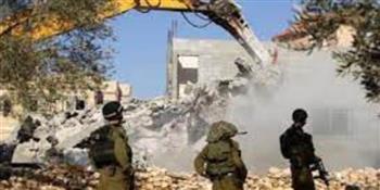   قوات الاحتلال الإسرائيلي تبدأ في هدم منشآت سياحية وخيام ومساكن في قرية دوما بنابلس