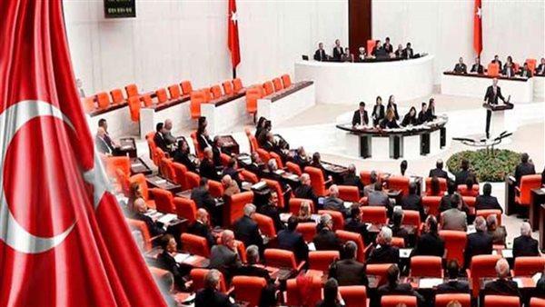  مشاجرة تحت قبة البرلمان التركي بين نواب حزبين