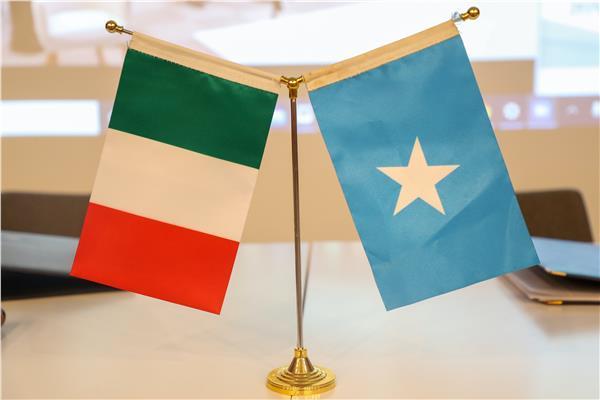 الصومال وإيطاليا يبحثان سبل تعزيز علاقات التعاون العسكري