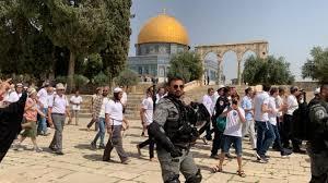 مستوطنون يقتحمون منطقتين بـ القدس ويؤدون طقوسا تلمودية