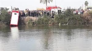 بالأسماء.. انقلاب سيارة في ترعة بقنا