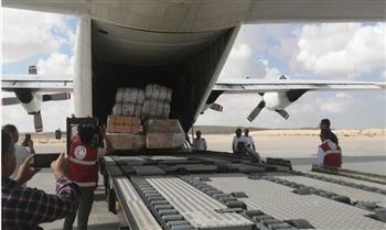   مطار العريش يستقبل طائرة سعودية تحمل مساعدات لـ غزة