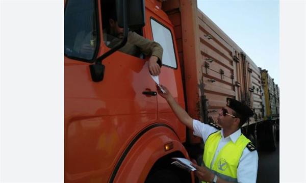 حملة مرورية استهدفت سيارات النقل الثقيل المخالفة بمدينة نصر بالقاهرة