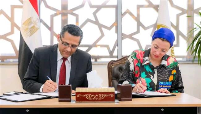 نقيب الصحفيين ووزيرة البيئة يوقعان بروتوكول تعاون  