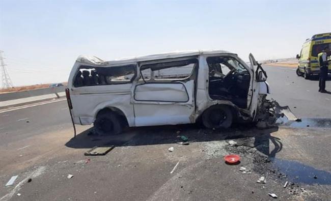 إصابة 8 أشخاص إثر وقوع حادث انقلاب ميكروباص بصحراوى البحيرة