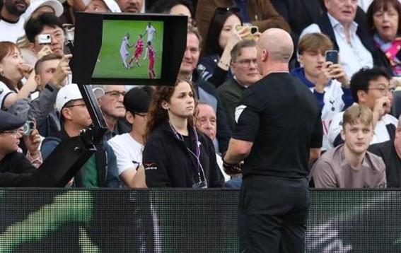 استمرار تقنية الـ"VAR" في الدوري الإنجليزي الموسم المقبل 