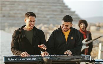   بعد فيلم محمد صلاح.. أحمد قدري يخرج أول كليب موسيقي يتم تصويره في الأهرامات