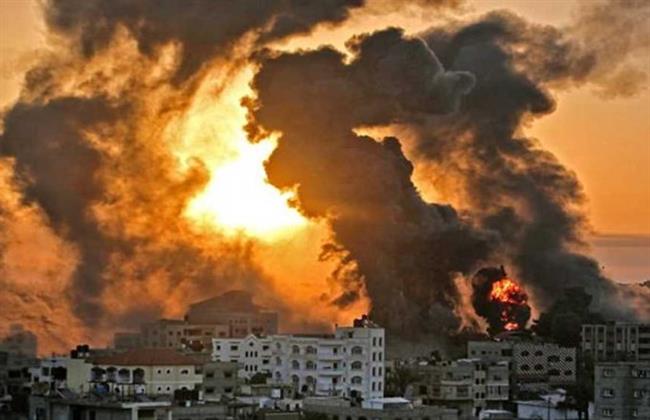 شهيدان جراء قصف قوات الاحتلال عدة منازل غرب رفح الفلسطينية