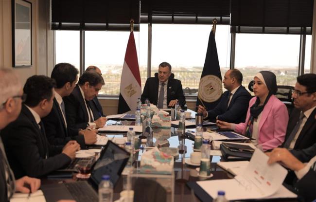 وزير السياحة يعقد اجتماعا لتعزيز مزيد من التطوير في البنية التكنولوجية للوزارة